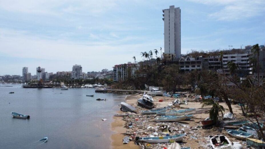 huracán Otis hunde más de 700 embarcaciones en Acapulco