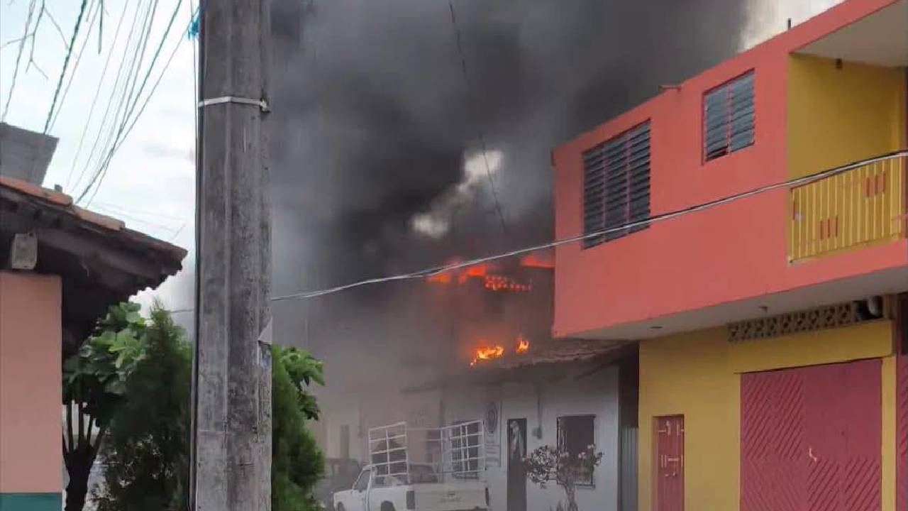 Incendios consumen viviendas en la Costa Grande de Guerrero