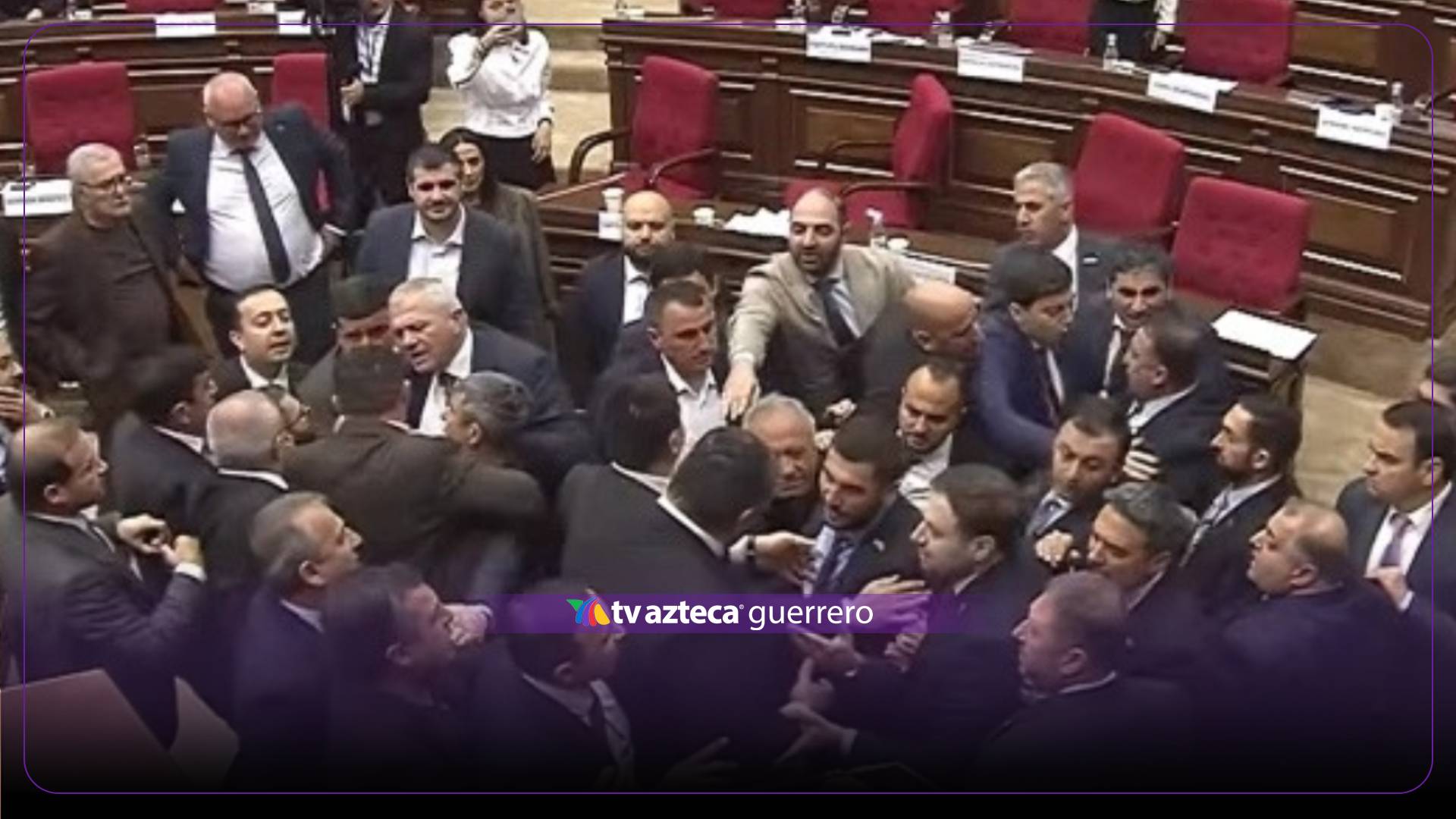 VIDEO: Diputa­dos arman batalla campal en pleno Parla­men­to